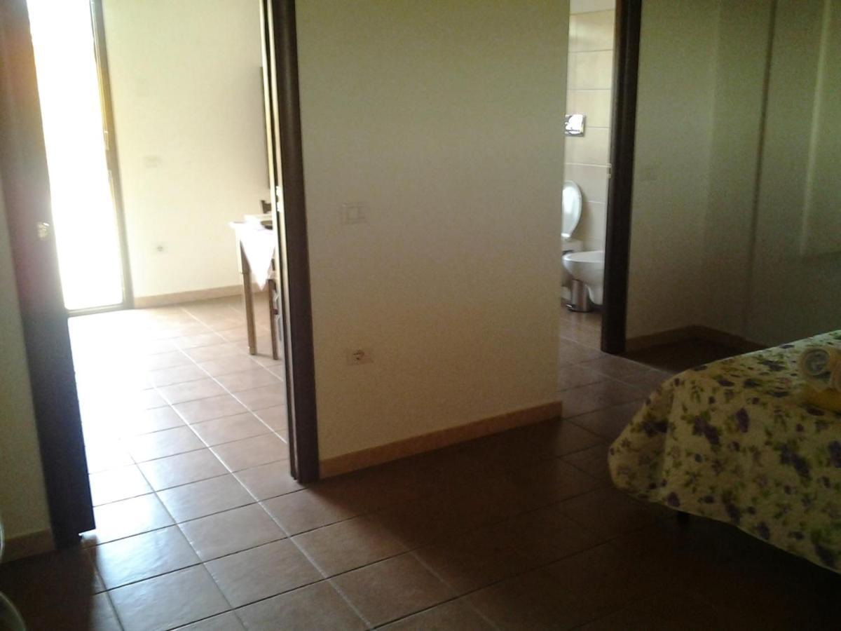 Villa Agriturismo Su Nuratolu à Sagama Chambre photo